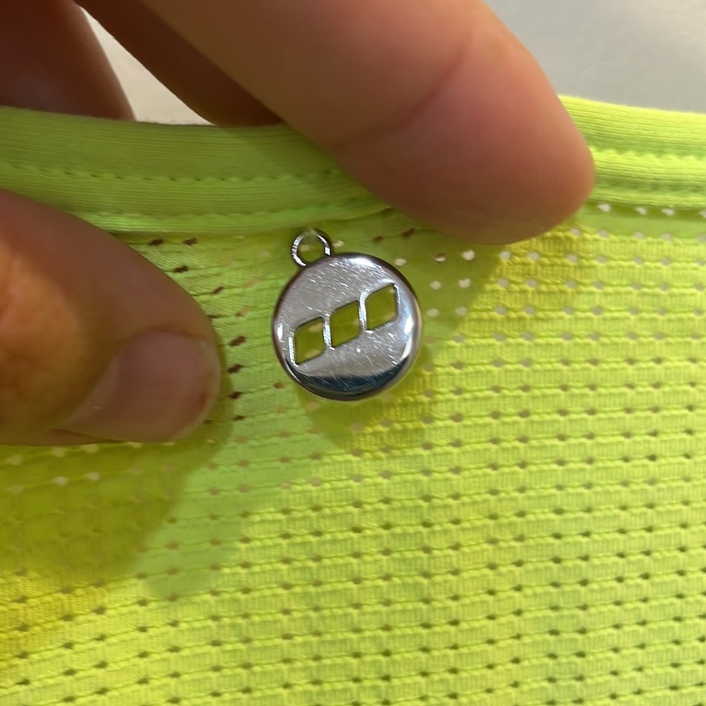 Lorna Jane neon yellow/lime sweetheart mesh tank - Picture 3 of 6